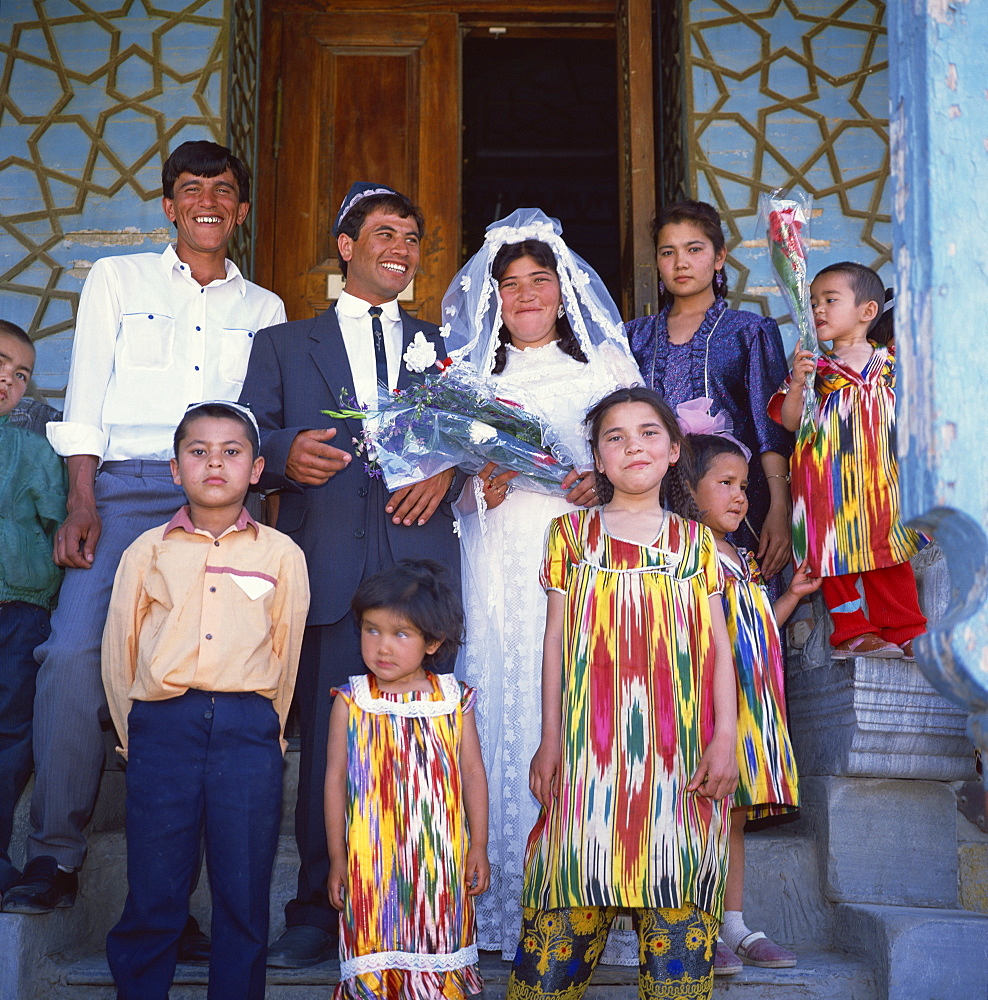 Uzbek wedding party, Sitorai Mohi Hossa (Summer Palace), Bukhara, Uzbekistan, Central Asia, Asia