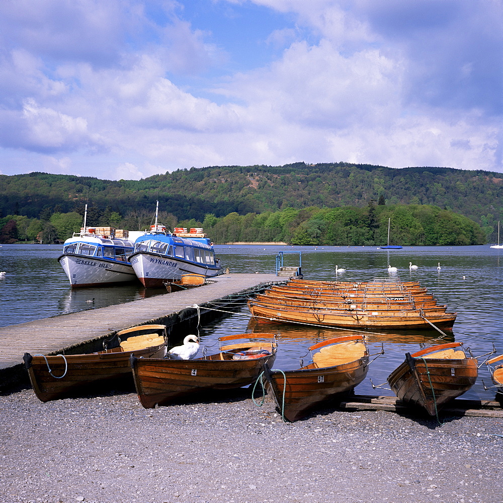 Boats at Bowness-on-Windermere, Belle Isle in the background, Lake District, Cumbria, England, United Kingdom, Europe