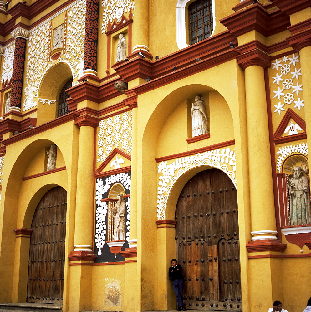 Cathedral in main Plaza de Armas, San Cristobal de las Casas, Mexico, North America