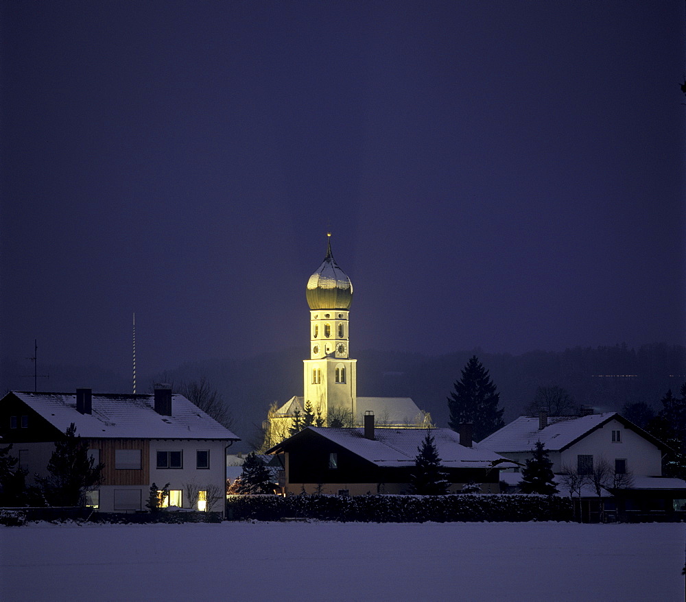 Subsidiary church of St. Benedict, at night in winter, Gelting, Geretsried district, Upper Bavaria, Germany, Europe