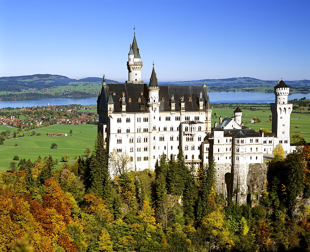 Neuschwanstein Castle in autumn, view from the East, view from Marienbruecke, Forggensee, Allgaeu, Bavaria, Germany