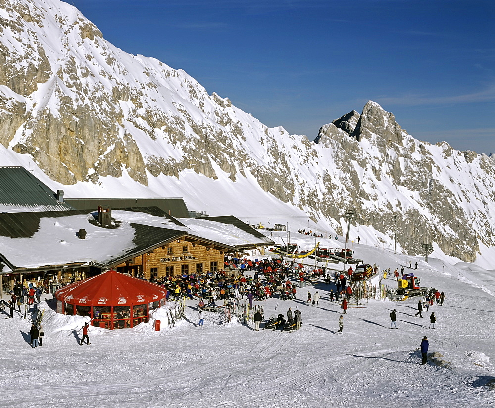 Sonn Alpin, Zugspitze, Germany's highest mountain, Wetterstein Range, Werdenfels Region, Upper Bavaria, Bavaria, Germany, Europe