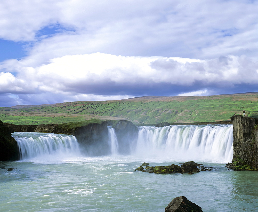 Godafoss Waterfall, Skjalfandafljot-Fluss, Thingeyjarsveit, Thingeyjarsysla, Iceland