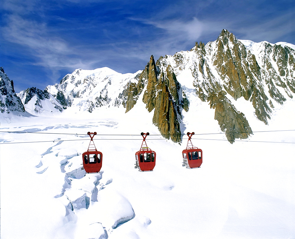 Gondola lift going from Mt. Aiguille du Midi to Point Helbonner, view of Turin Cabin, Mont Blanc, Vallee Blanche, glacial crevasses, Savoy Alps, France, Europe