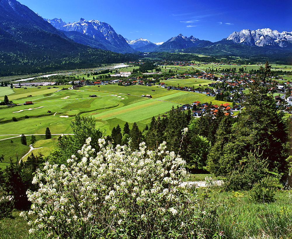 Wallgau, panoramic view, Karwendel and Wetterstein Ranges, golf course, Upper Bavaria, Bavaria, Germany