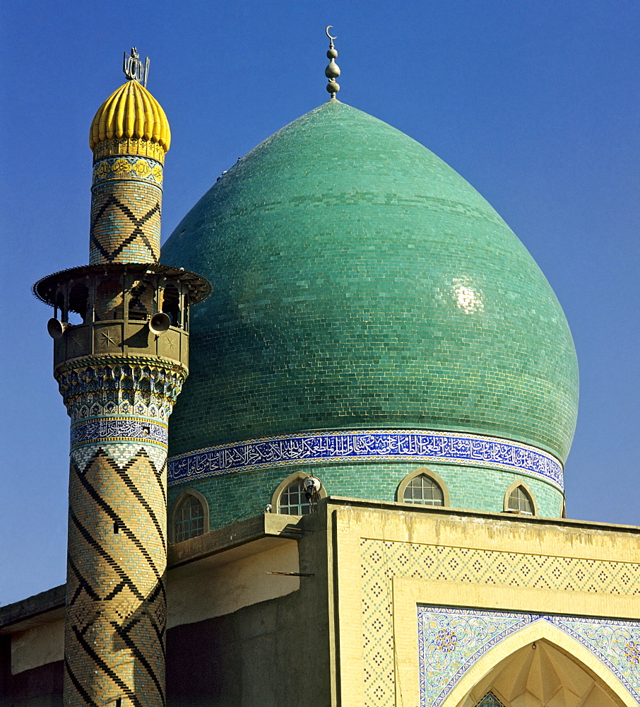 Green-domed mosque, minaret tower, Baghdad, Iraq, Middle East