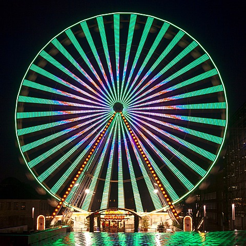 Ferris wheel at the Christmas market, Essen, Ruhr area, North Rhine-Westphalia, Germany, Europe, PublicGround