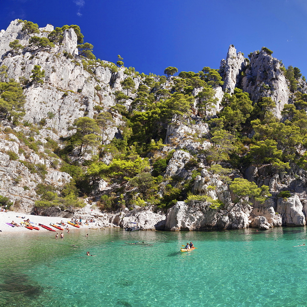 Bathers, Les Calanques d'en Vau, Calanques National Park or Parc National des Calanques, Cassis, Provence, Provence-Alpes-Cote d'Azur, Southern France, France, Europe