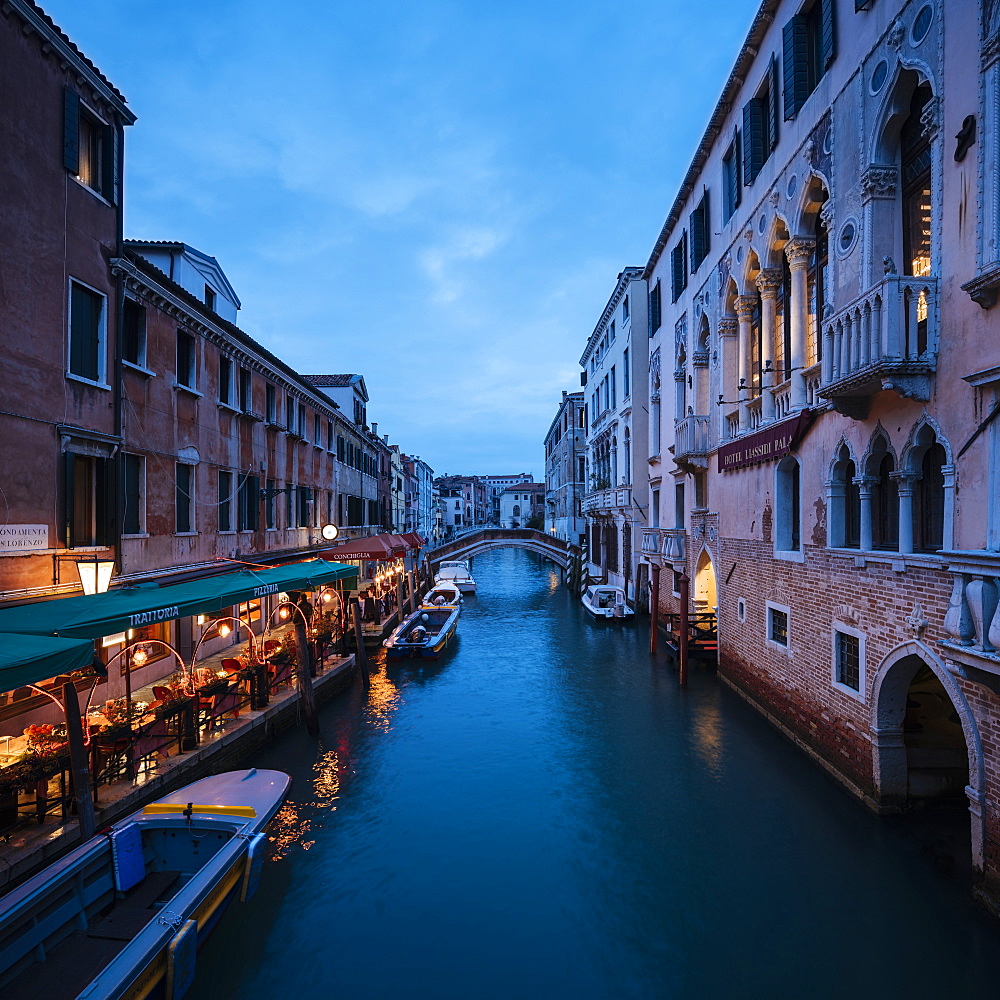 Canal at night, San Marco, Venice, UNESCO World Heritage Site, Veneto Province, Italy, Europe