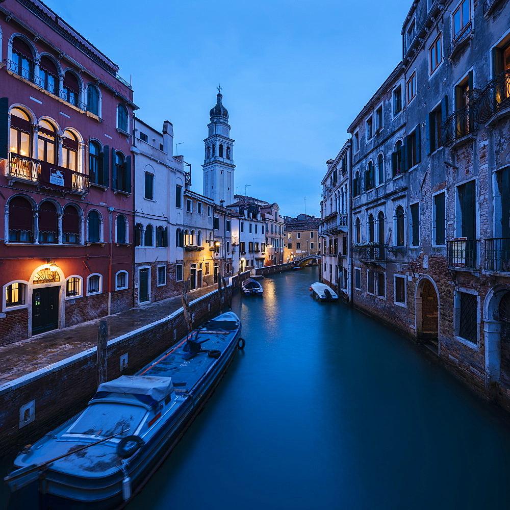 Canal at night, San Marco, Venice, UNESCO World Heritage Site, Veneto Province, Italy, Europe