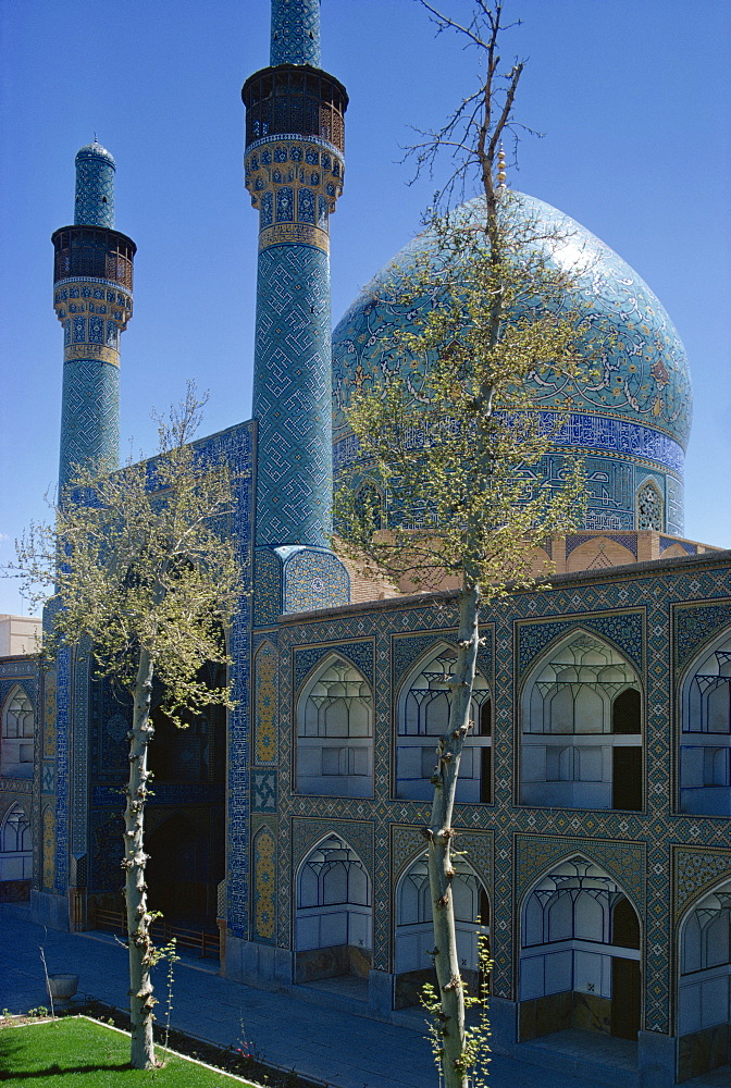 Madrasah-ye Chahar Bagh, formerly the Theological College of the Mother of the Shah, Isfahan, Iran, Middle East