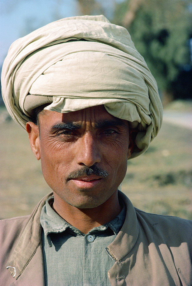 Portrait of a Pathan man, near Peshawar, Pakistan, Asia