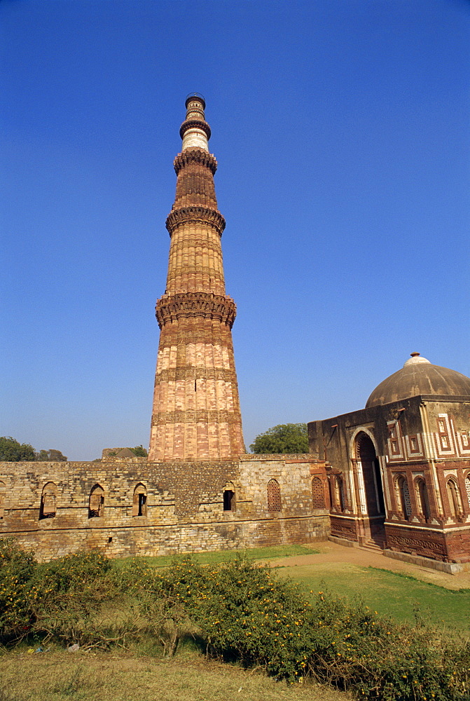 The Qutub Minar, dating from circa 1200 AD, UNESCO World Heritage Site, Delhi, India, Asia