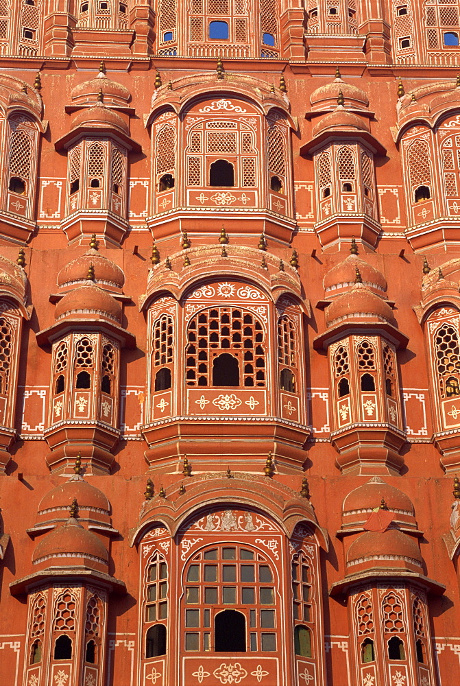 Hawa Mahal (Palace of the Winds), from where ladies in purdah could look outside, Jaipur, Rajasthan state, India, Asia