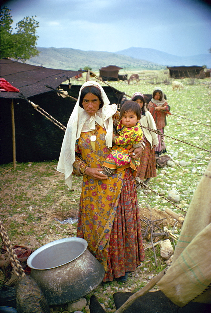 Qashqai woman and child, southern area, Iran, Middle East