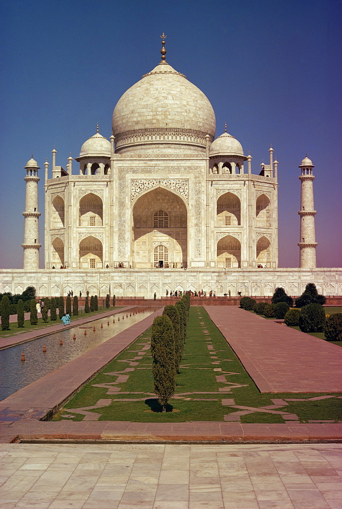 The Taj Mahal, UNESCO World Heritage Site, Agra, Uttar Pradesh state, India, Asia