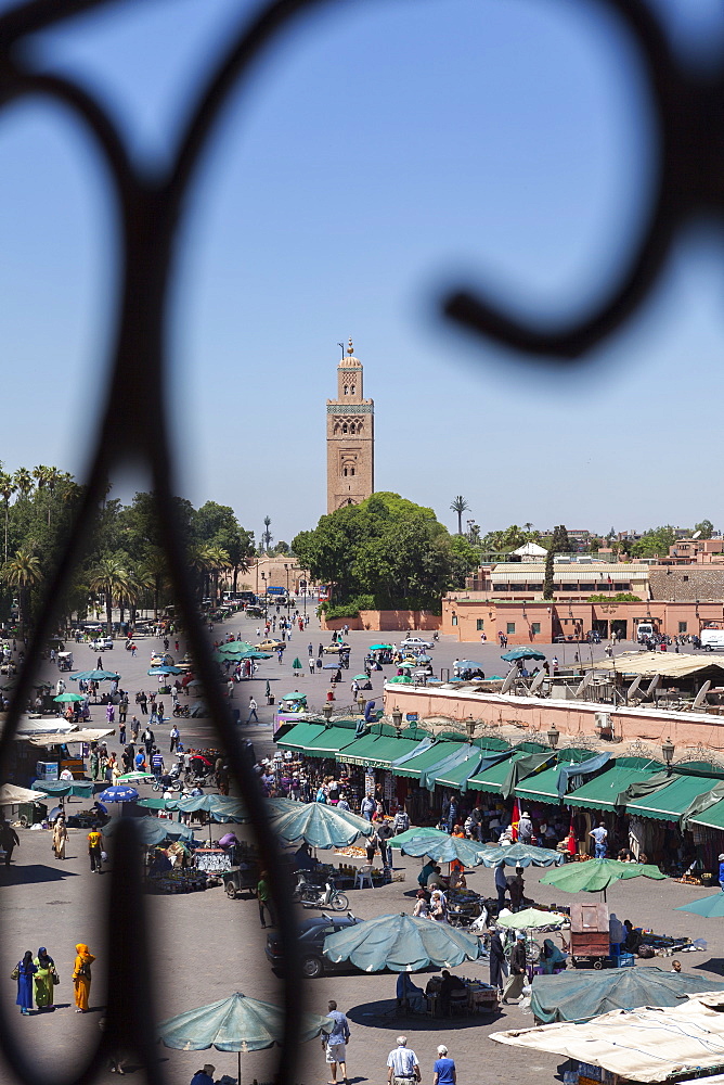 Place Djemaa el Fna with the Koutoubia Mosque in the distance, Marrakech, Morocco, North Africa, Africa 