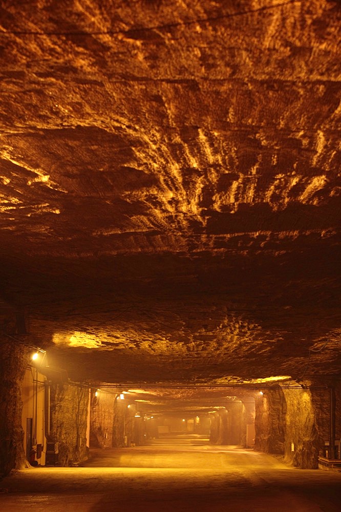 Mining grit salt is very different to the traditional image of cramped dark areas and men with pickaxes! The nature of grit salt mines mean they resemble vast caverns, up to 20 metres wide.