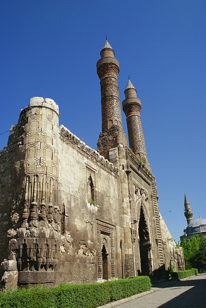 Twin minarets, Cifte minare medressah, Sivas, Anatolia, Turkey, Asia Minor, Eurasia