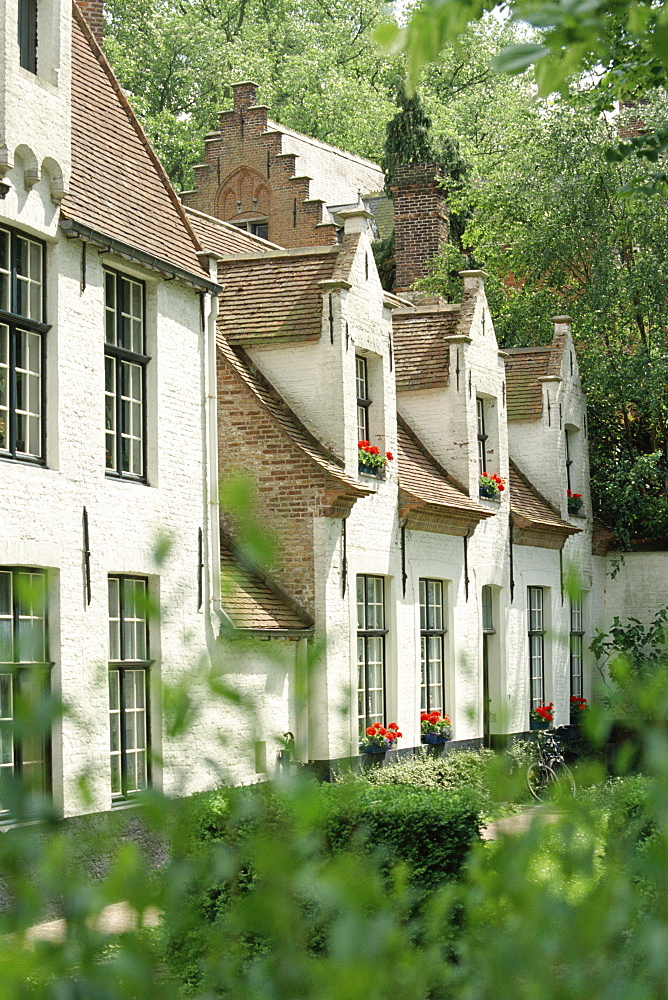 Beguine houses, Begijnhof (Beguinage), Bruges (Brugge), Belgium, Europe