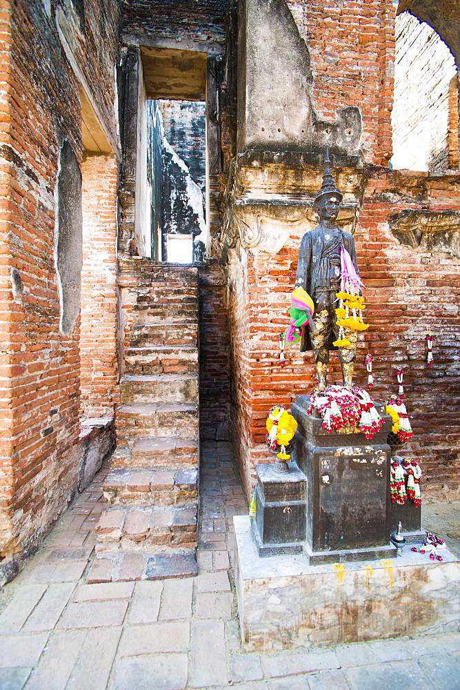 King Narai statue at King Narai's Palace, Lopburi, Thailand, Southeast Asia, Asia