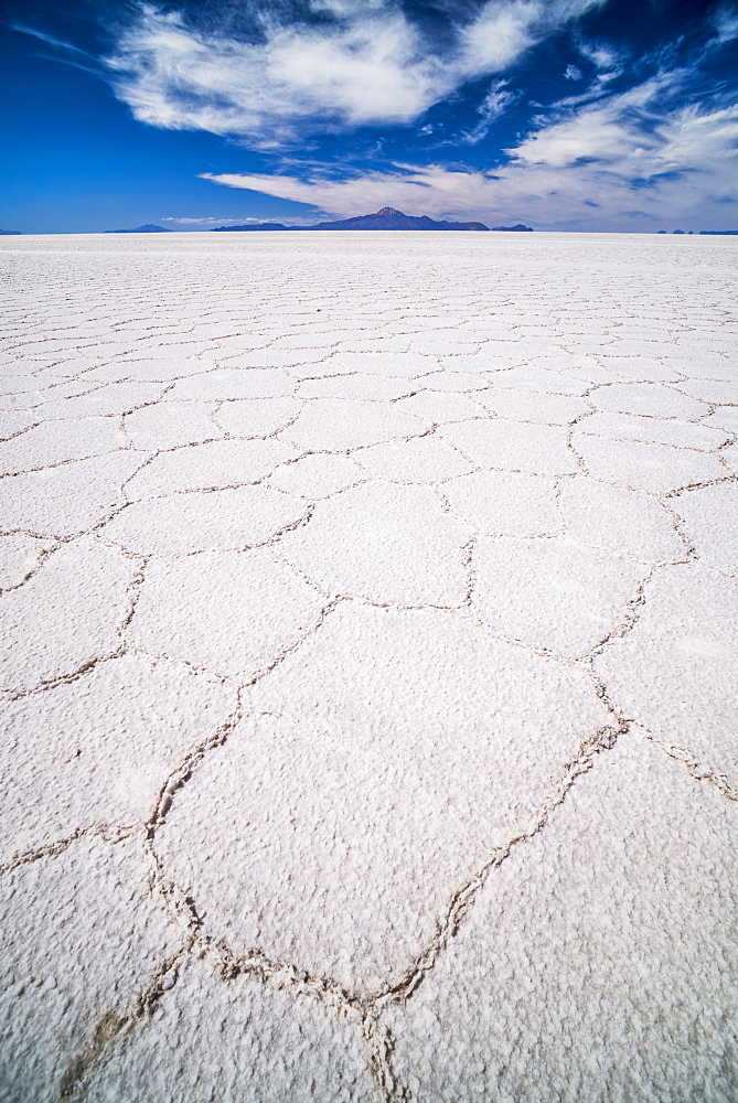 Uyuni Salt Flats patterns landscape (Salar de Uyuni), Uyuni, Bolivia, South America