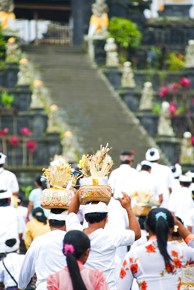 Hindu people at a religious Hindu festival at Besakih Temple (Pura Besakih), Bali, Indonesia, Southeast Asia, Asia