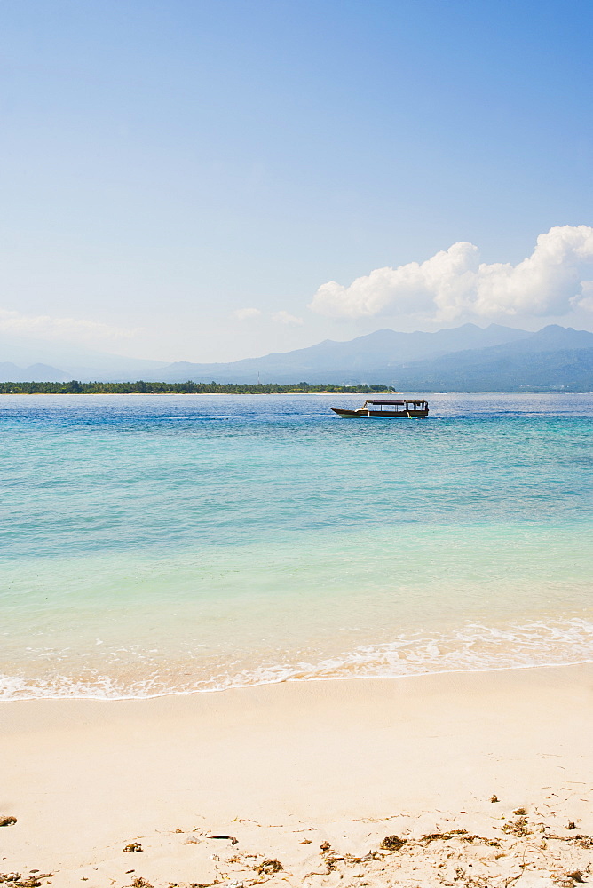 Traditional Indonesian boat, Gili Meno, Gili Islands, Indonesia, Southeast Asia, Asia