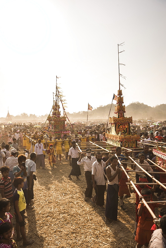 Mrauk U, Dung Bwe Festival for the passing of an important Buddhist Monk, Rakhine State, Myanmar (Burma), Asia