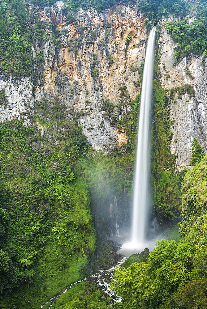 120m Sipisopiso Waterfall, Lake Toba (Danau Toba), North Sumatra, Indonesia, Southeast Asia, Asia