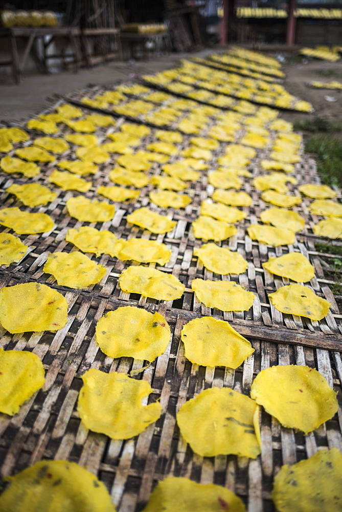 Krupuk (Kroepoek) production, Bukittinggi, West Sumatra, Indonesia, Southeast Asia, Asia