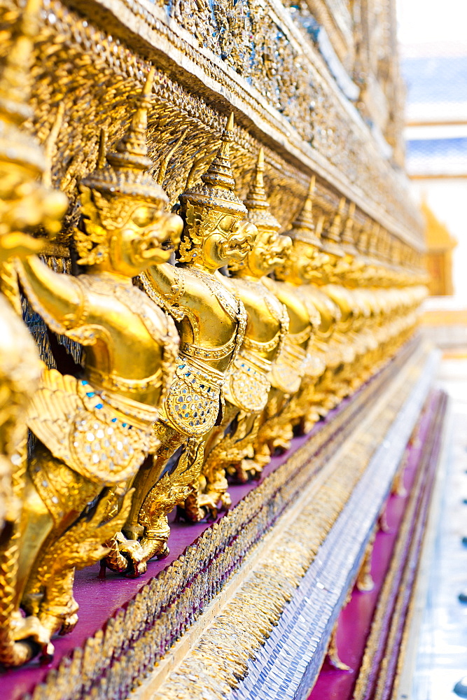 Guardian statues at Temple of the Emerald Buddha (Wat Phra Kaew), The Grand Palace, Bangkok, Thailand, Southeast Asia, Asia