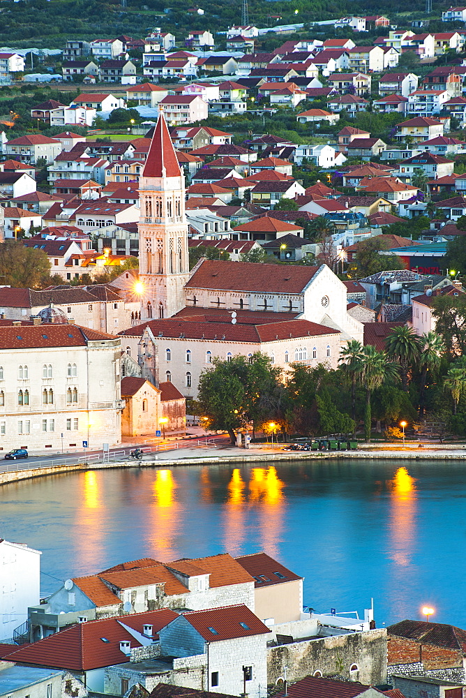 Cathedral of St. Lawrence (Katedrala Sv. Lovre) in Trogir at night, UNESCO World Heritage Site, Dalmatian Coast, Adriatic, Croatia, Europe 