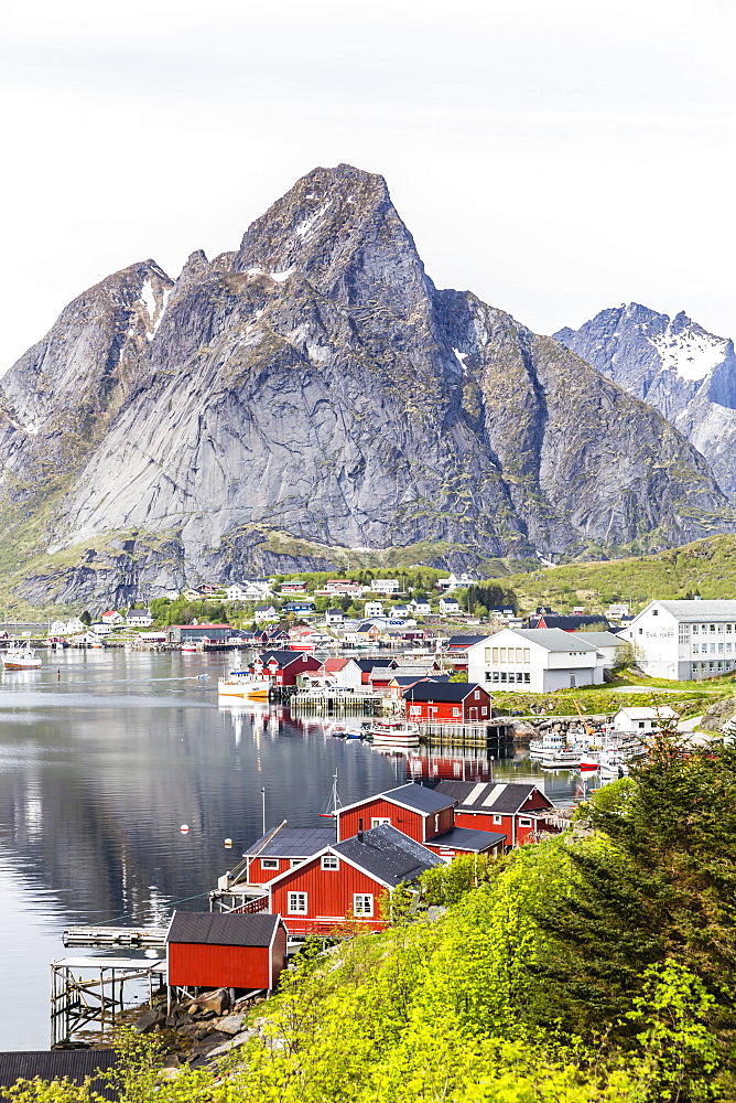 Picturesque view of the town of Reine, in the Lofoten Islands, Arctic, Norway, Scandinavia, Europe