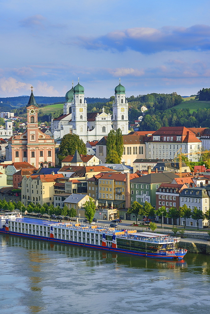 Old town with church of St. Paul and cathedreal of St. Stephen, Passau, Lower Bavaria, Germany