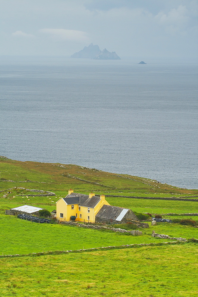 outdoor photo, view to Skellig Michael, Iveragh, Ring of Kerry, County Kerry, Ireland, Europe