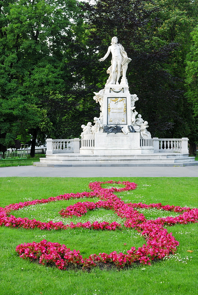 Mozart monument, castle garden, Hofburg Imperial Palace, Vienna, Austria