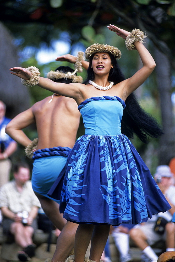 Polynesian Dance Performance, Polynesian Cultural Center, Laie, Oahu, Hawaii, USA