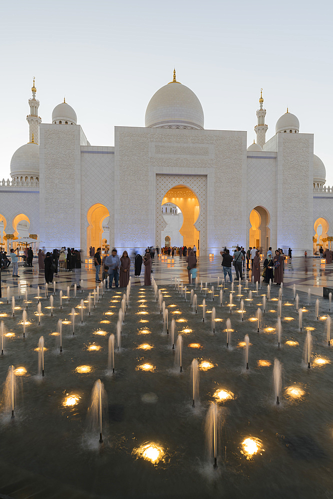 Sheikh Zayed Grand Mosque, Abu Dhabi, United Arab Emirates