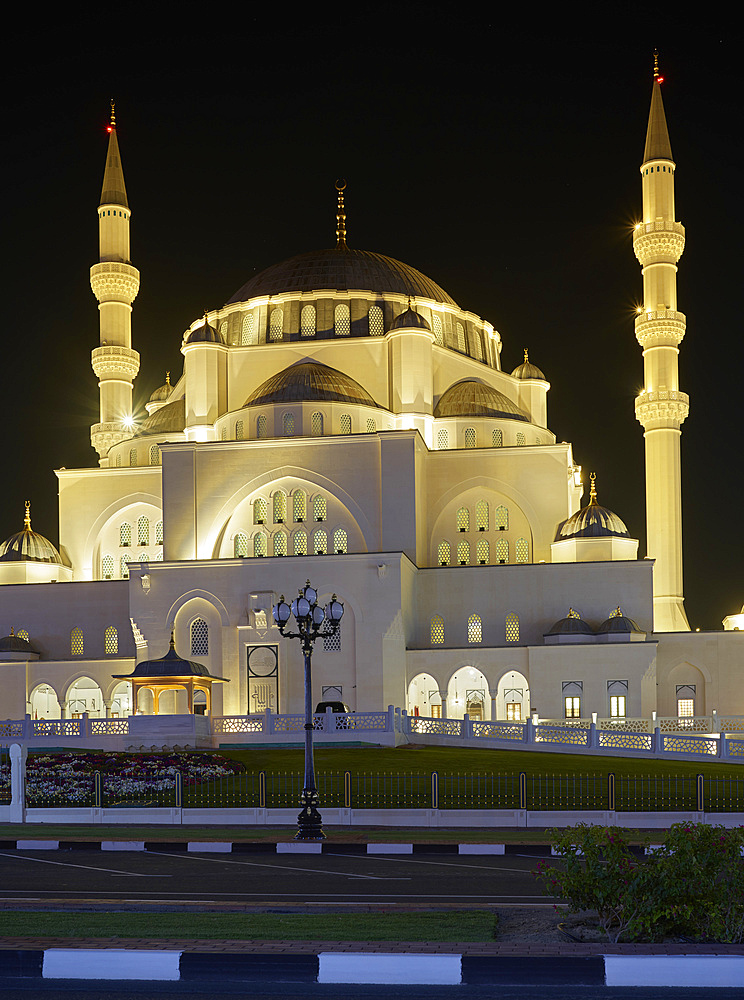 Sharjah Mosque, Dubai, United Arab Emirates