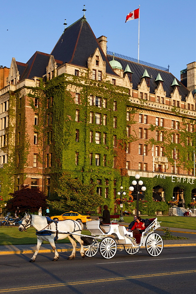 Hotel Empress, carriage, Victoria, Vancouver Island, Canada, North America