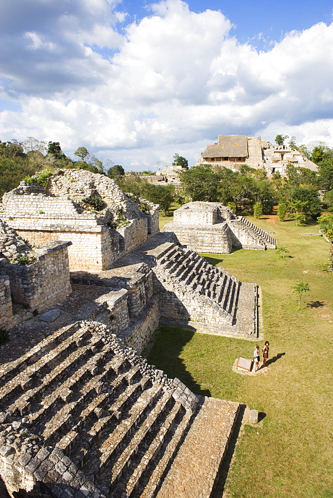 Mayan temple ruins of Ek Balam, View onto the twin pyramid and the Acropolis with the tomb of Ukit Kan Le'k Tok' in the back, State of Yucatan, Peninsula Yucatan, Mexico