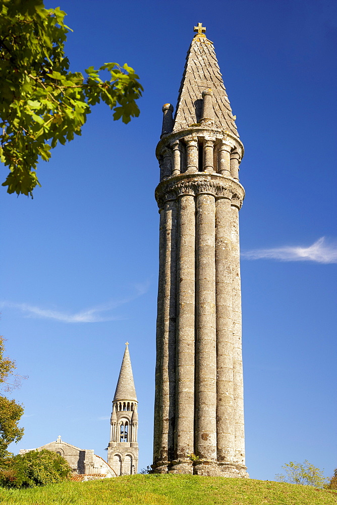 Lantern of the Dead, Lanterne des Morts, The Way of St. James, Chemins de Saint Jacques, Via Turonensis, Fenioux, Dept. Charente-Maritime, RâˆšÃ‰Â¬Â©gion Poitou-Charentes, France, Europe