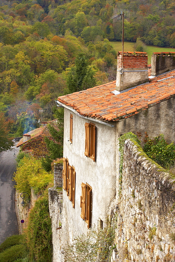 House in St Bertrand de Comminges, Autumn, The Way of St. James, Chemins de Saint Jacques, Chemin du PiâˆšÃ‰Â¬Â©mont PyrâˆšÃ‰Â¬Â©nâˆšÃ‰Â¬Â©en, Dept. Haute-Garonne, RâˆšÃ‰Â¬Â©gion Midi-PyrâˆšÃ‰Â¬Â©nâˆšÃ‰Â¬Â©es, France, Europe