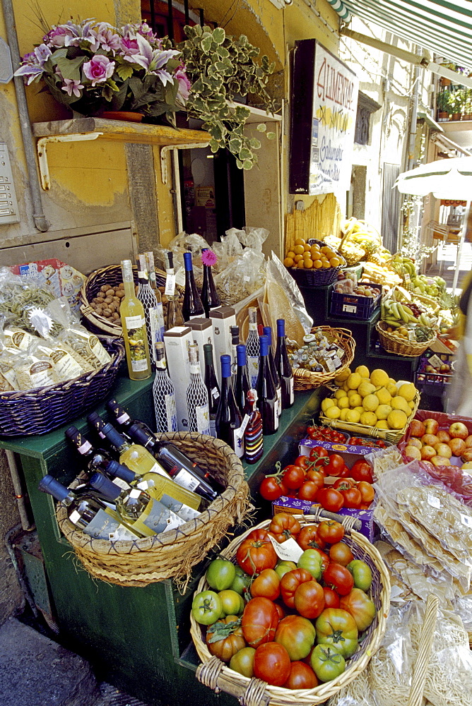 Delicatessen, Riomaggiore, Cinque Terre, Liguria, Italian Riviera, Italy, Europe