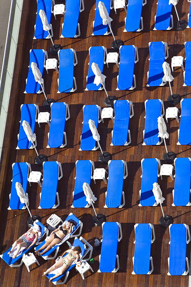 People on sunloungers at the Sheraton Hotel, Tel Aviv, Israel, Middle East