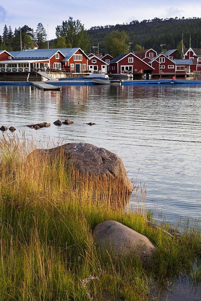 Village Norrfaellsviken on the waterfront, Hoega Kusten, Sweden., Sweden, Europe