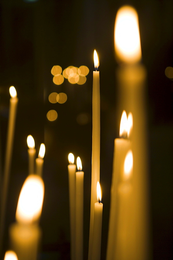 Candles in St. Andrew's Cathedral, Bordeaux, Gironde, Aquitane, France, Europe