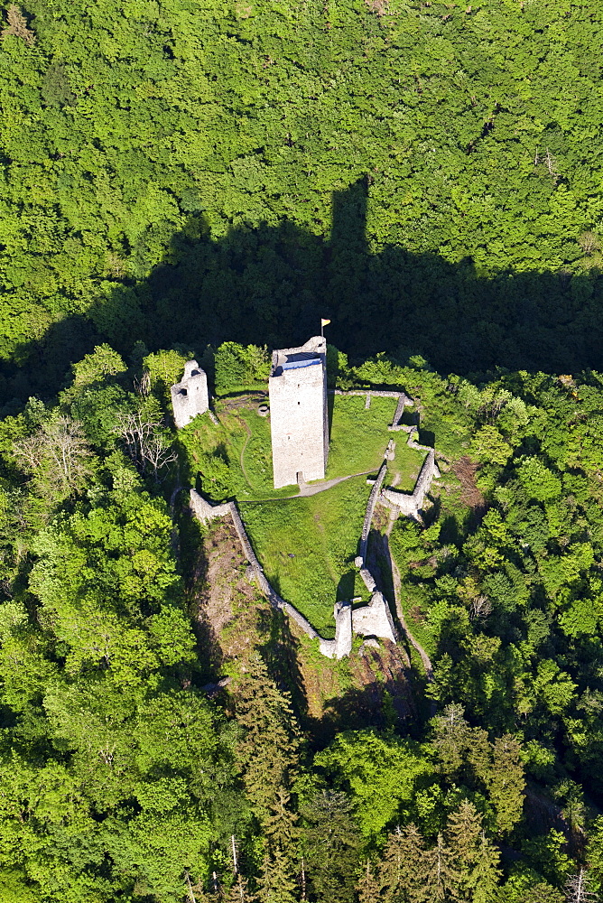 Aerial view of castle ruins of Oberburg Manderscheid, Lieser valley, Manderscheid, Eifel, Rhineland Palatinate, Germany, Europe