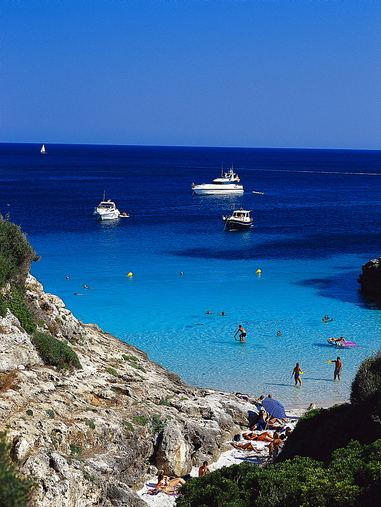 Beach life, Bay at CalÃ› Blanc, Menorca Spanien